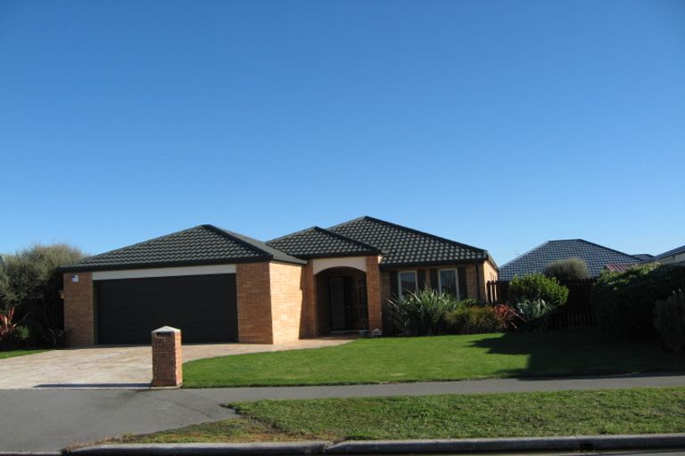 Photo of property in 6 Blue Gum Place, New Brighton, Christchurch, 8083