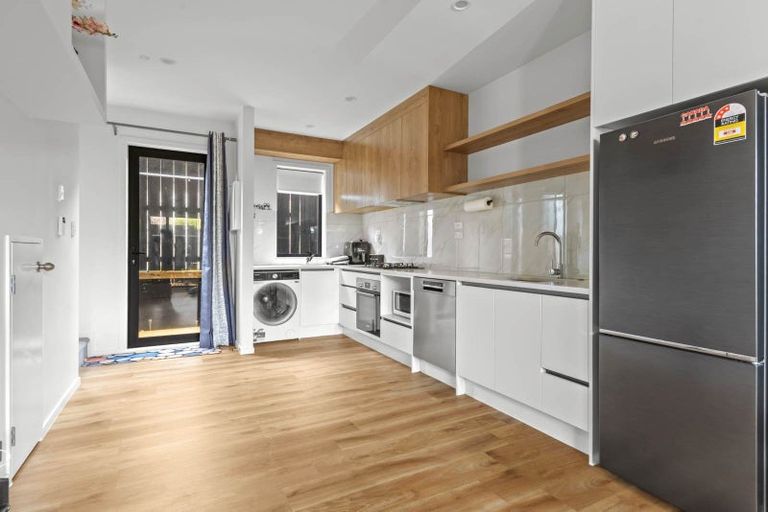 Photo of property in 7/29 Tudor Road, Henderson, Auckland, 0610