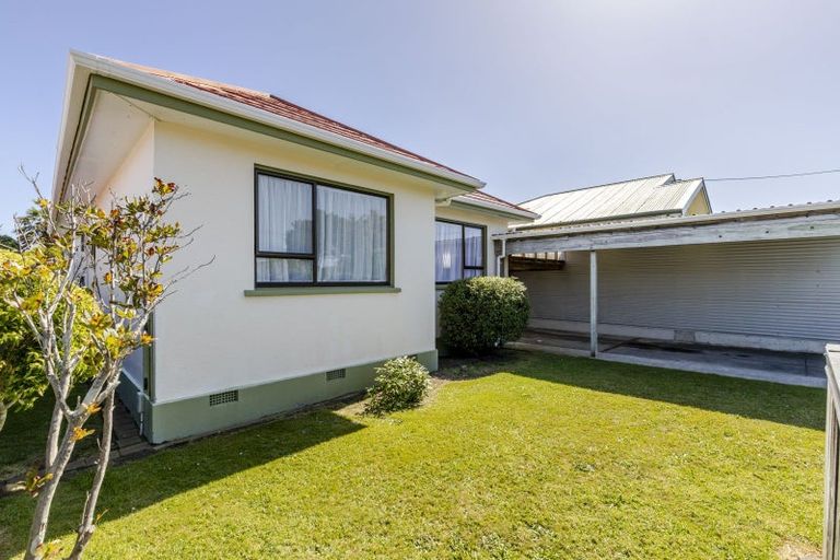 Photo of property in 5 Seddon Street, Westown, New Plymouth, 4310