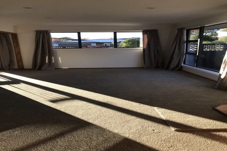 Photo of property in 1/5 Rhyl Place, Bryndwr, Christchurch, 8053