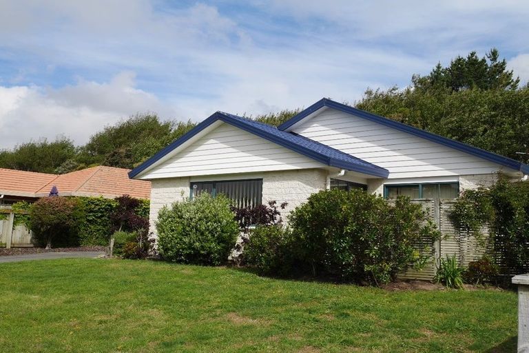 Photo of property in 108 Weggery Drive, Waikanae Beach, Waikanae, 5036