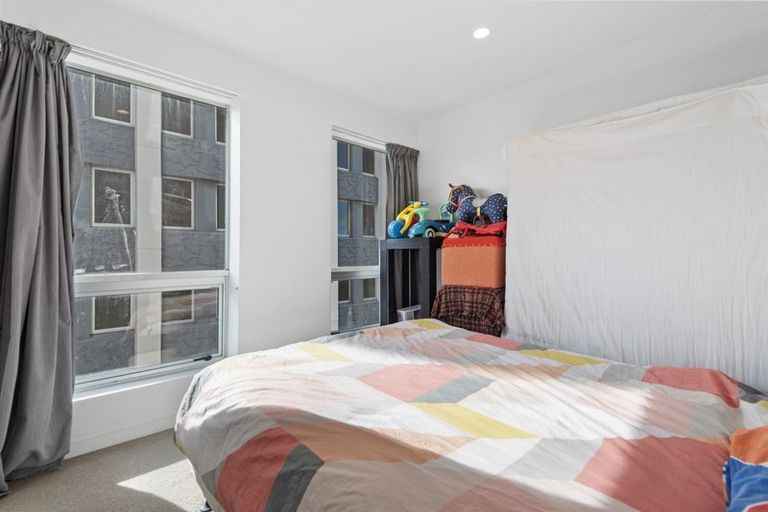 Photo of property in Terrace Heights Apartments, 8c/163 The Terrace, Wellington Central, Wellington, 6011