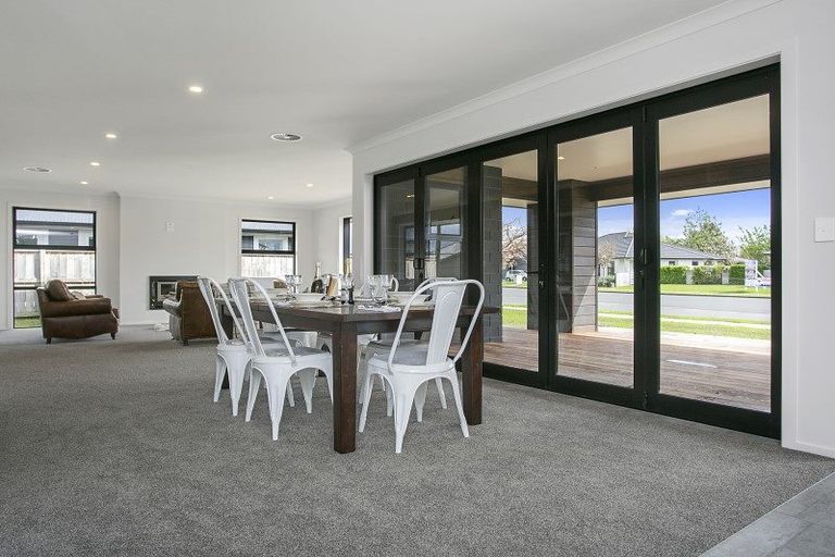 Photo of property in 35 Tulip Drive, Cambridge, 3434