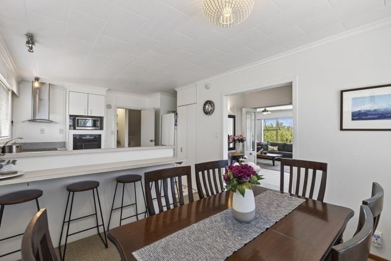 Photo of property in 11a Longview Drive, Merrilands, New Plymouth, 4312