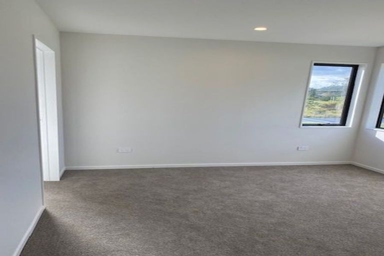 Photo of property in 18a Winfield Road, Kumeu, 0810