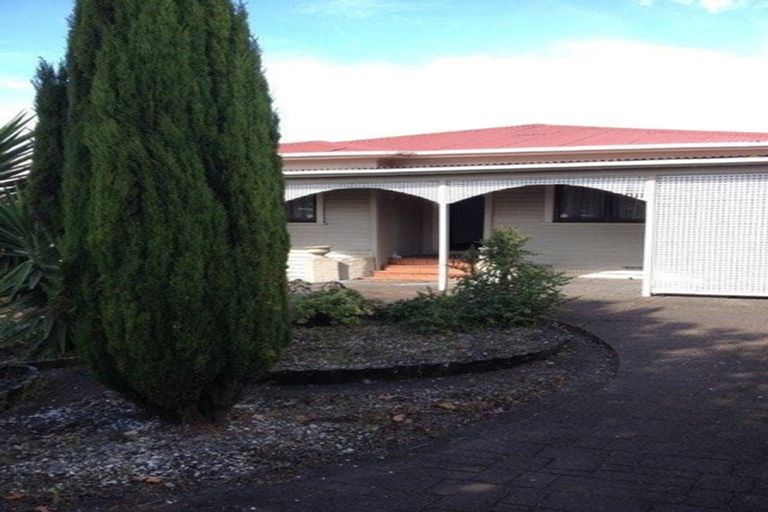 Photo of property in 1072 Great North Road, Point Chevalier, Auckland, 1022