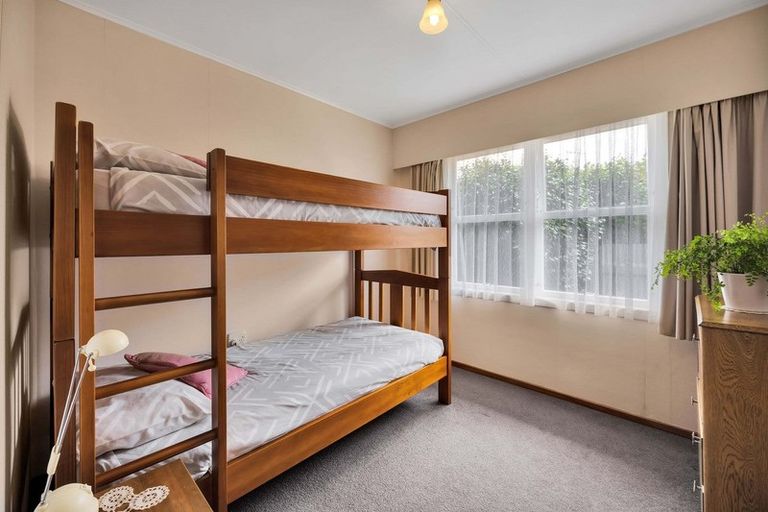 Photo of property in 1 Reid Avenue, Hawera, 4610