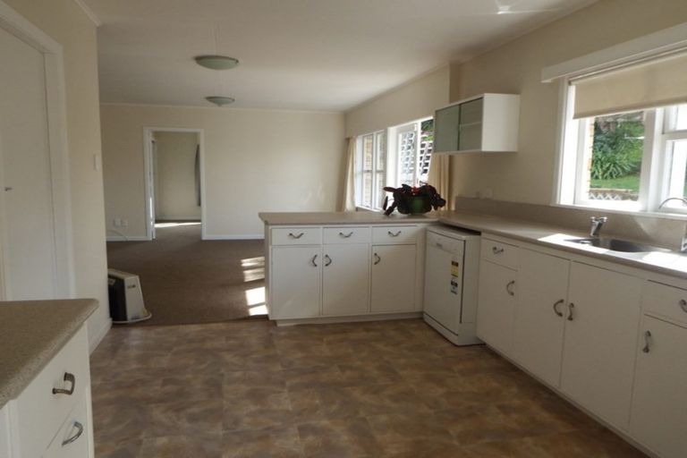 Photo of property in 2 Saint Leonard Street, Saint Johns Hill, Whanganui, 4501