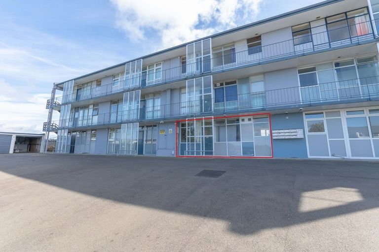 Photo of property in 23 Rangitane Street, Maupuia, Wellington, 6022