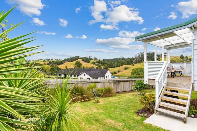 Photo of property in 7 Hebe Lane, Maungaturoto, 0520