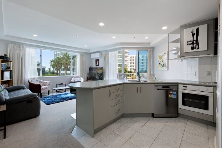 Photo of property in Beaumont Apartments, 10/12 Maunganui Road, Mount Maunganui, 3116