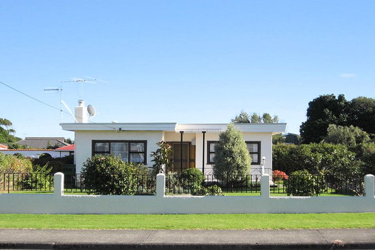 Photo of property in 9 Freemans Road, Otaki, 5512