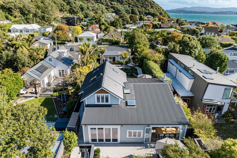 Photo of property in 15 Nikau Street, Eastbourne, Lower Hutt, 5013