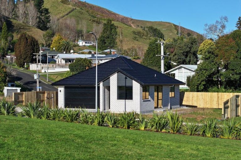 Photo of property in 16 Sunline Crescent, Paeroa, 3600