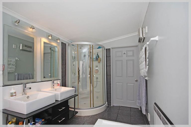 Photo of property in 47 Edinburgh Terrace, Foxton Beach, Foxton, 4815