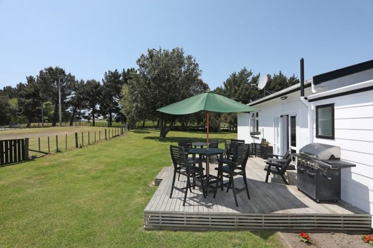 Photo of property in 195 Raumai Road, Bulls, 4894