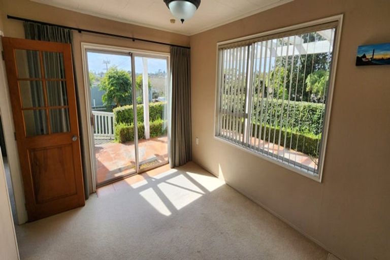 Photo of property in 98 Frankley Road, Frankleigh Park, New Plymouth, 4310