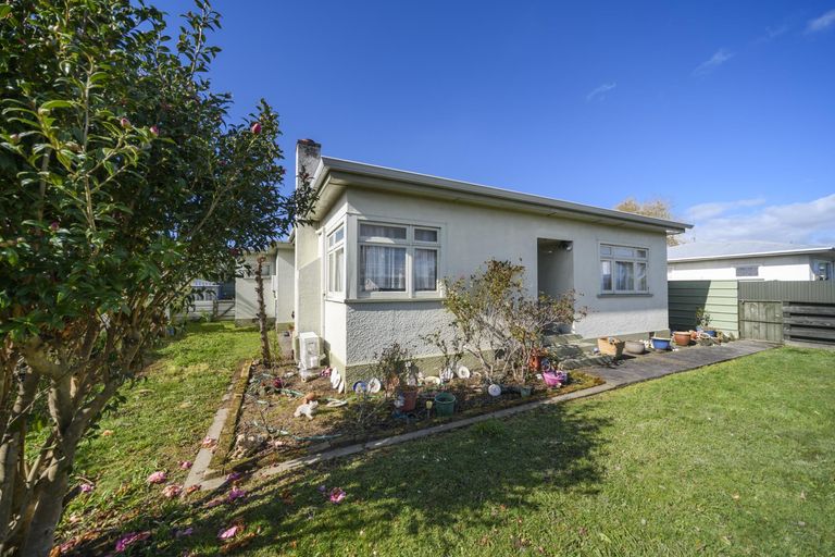 Photo of property in 11 Botanical Road, Takaro, Palmerston North, 4412