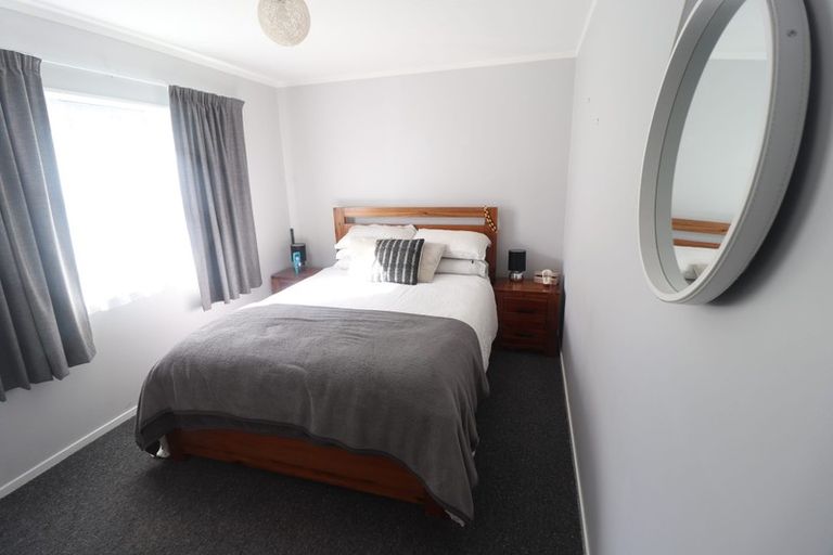 Photo of property in 7 Elizabeth Drive, West Harbour, Auckland, 0618