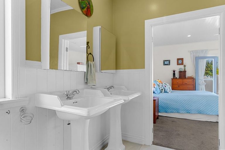 Photo of property in 956 Oneriri Road, Kaiwaka, 0573