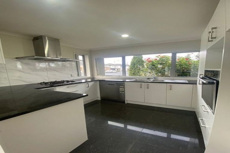 Photo of property in 18 Whekau Drive, Takanini, 2112