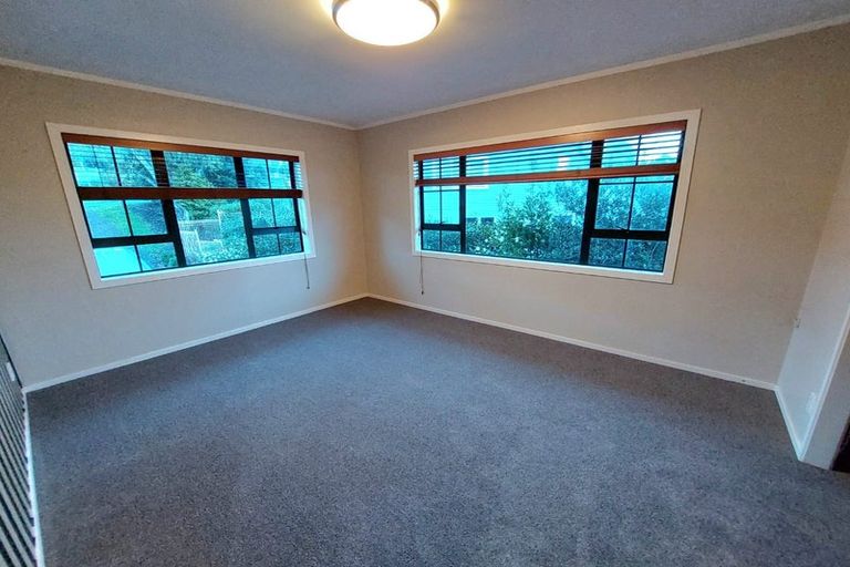Photo of property in 2a Korotaha Terrace, Rothesay Bay, Auckland, 0630