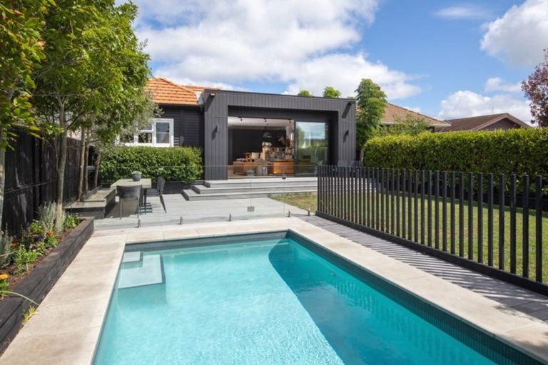 Photo of property in 49 Moa Road, Point Chevalier, Auckland, 1022