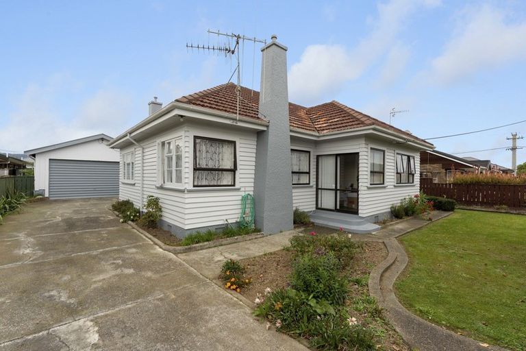 Photo of property in 122 Winchester Street, Levin, 5510