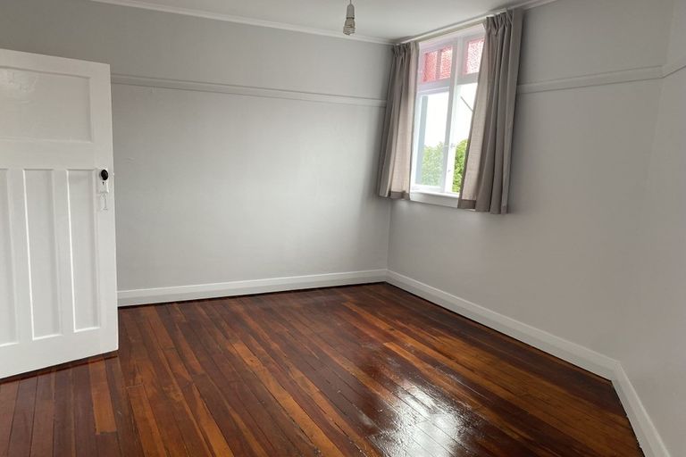 Photo of property in 2b Premier Avenue, Point Chevalier, Auckland, 1022