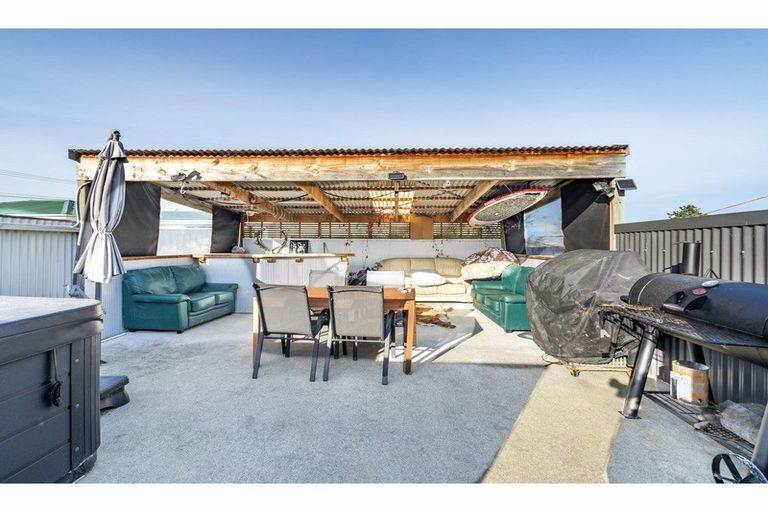 Photo of property in 8 Mackenzie Street, Winton, 9720