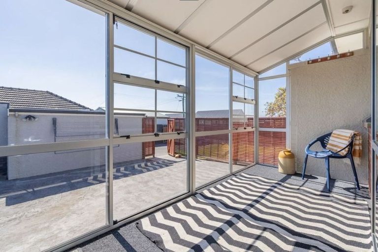 Photo of property in 27 Isadore Road, Saint Clair, Dunedin, 9012