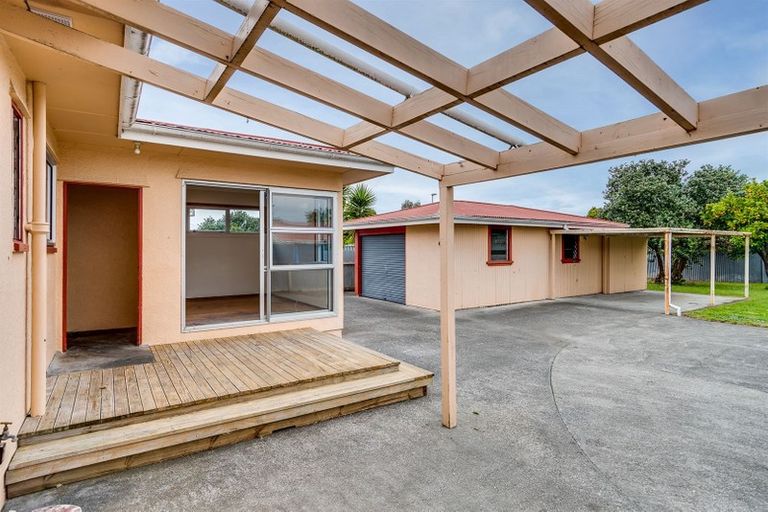 Photo of property in 27 Shackleton Street, Maraenui, Napier, 4110