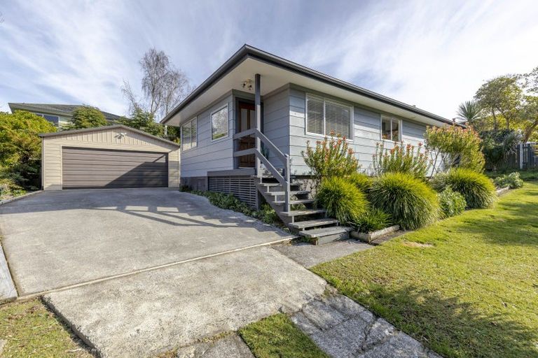 Photo of property in 29 Kenmore Street, Westown, New Plymouth, 4310