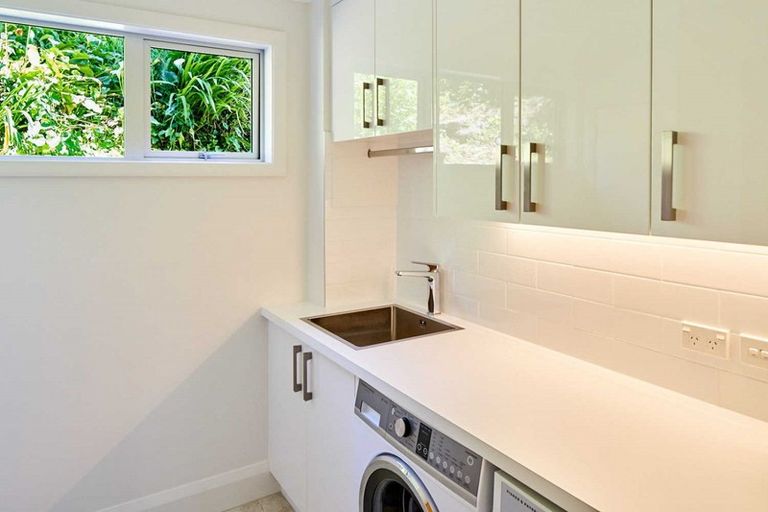 Photo of property in 14 Waitohu Road, York Bay, Lower Hutt, 5013