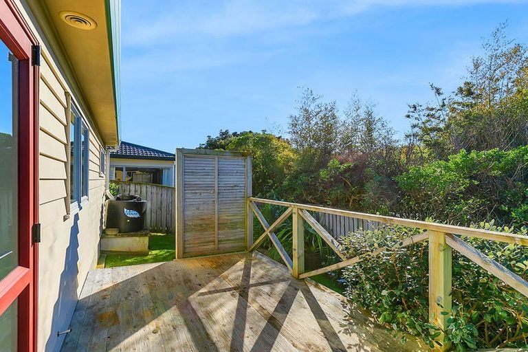 Photo of property in 16 Pohutukawa Grove, Titahi Bay, Porirua, 5022