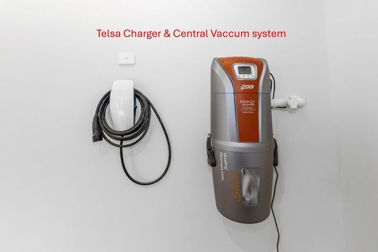 Photo of property in 13 Croatia Avenue, Huapai, Kumeu, 0810