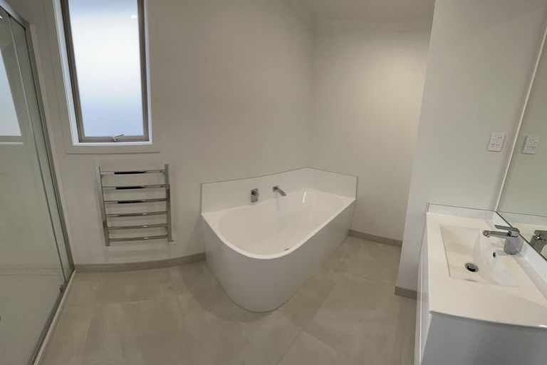 Photo of property in 6a Kohekohe Place, Pukete, Hamilton, 3200