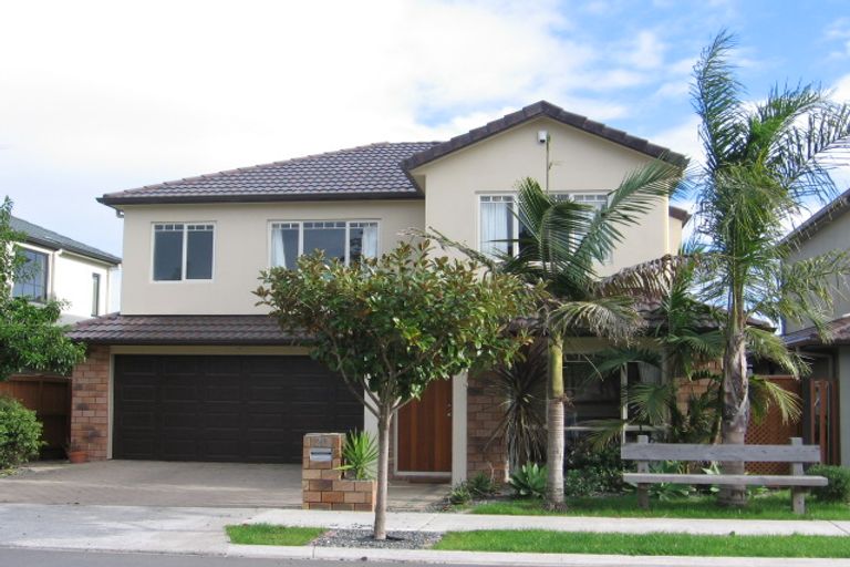 Photo of property in 20 Bridgefield Crescent, Flat Bush, Auckland, 2016