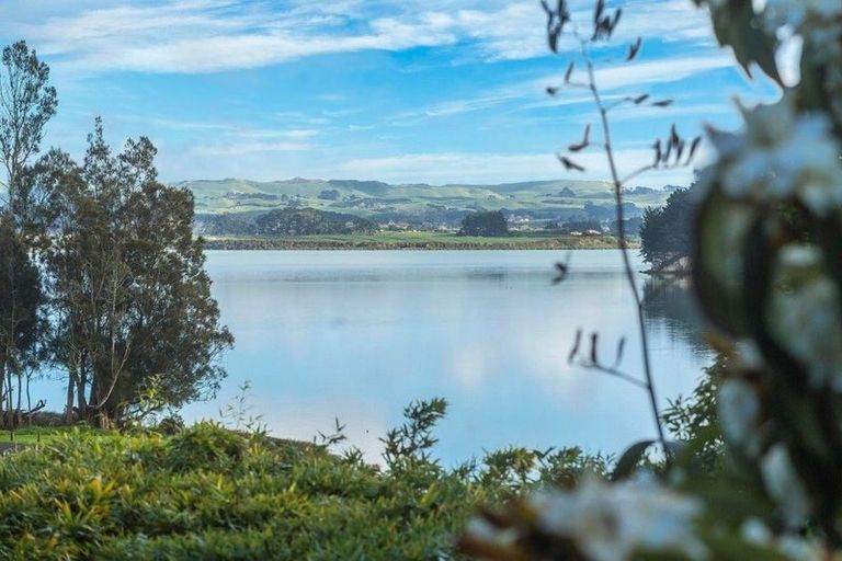 Photo of property in 82 Waitangi Falls Road, Glenbrook, Waiuku, 2681