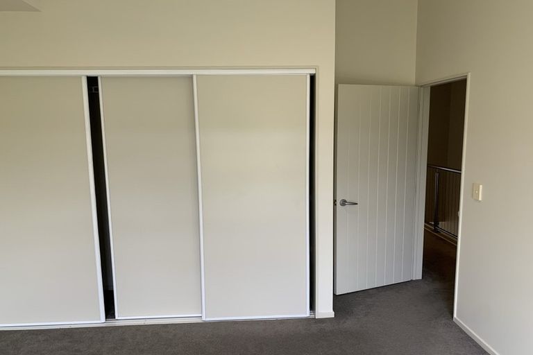 Photo of property in 9/40 Scarlet Oak Drive, Schnapper Rock, Auckland, 0632