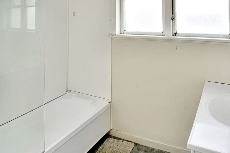 Photo of property in 5 Seton Street, Riccarton, Christchurch, 8011