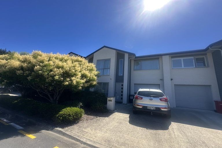 Photo of property in 5 Ashington Road, Silverstream, Upper Hutt, 5019