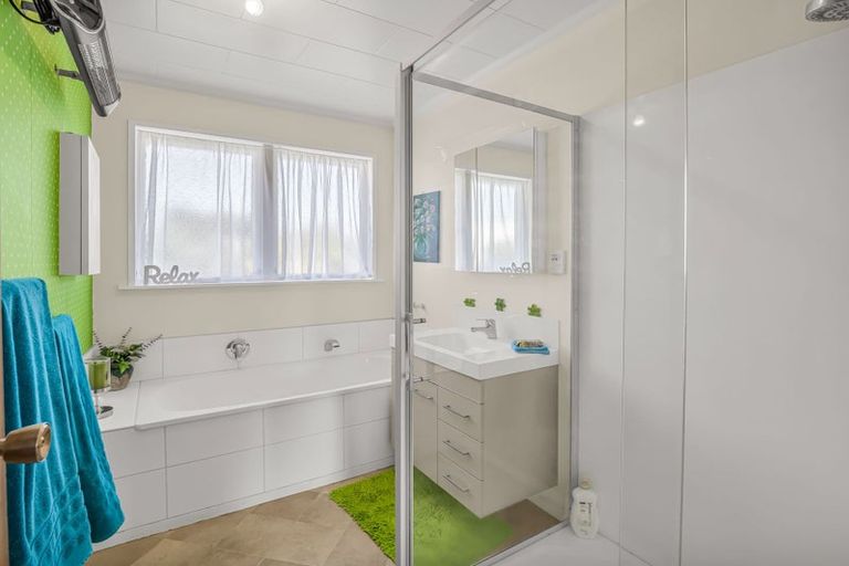 Photo of property in 34 Herbert Avenue, Cloverlea, Palmerston North, 4412