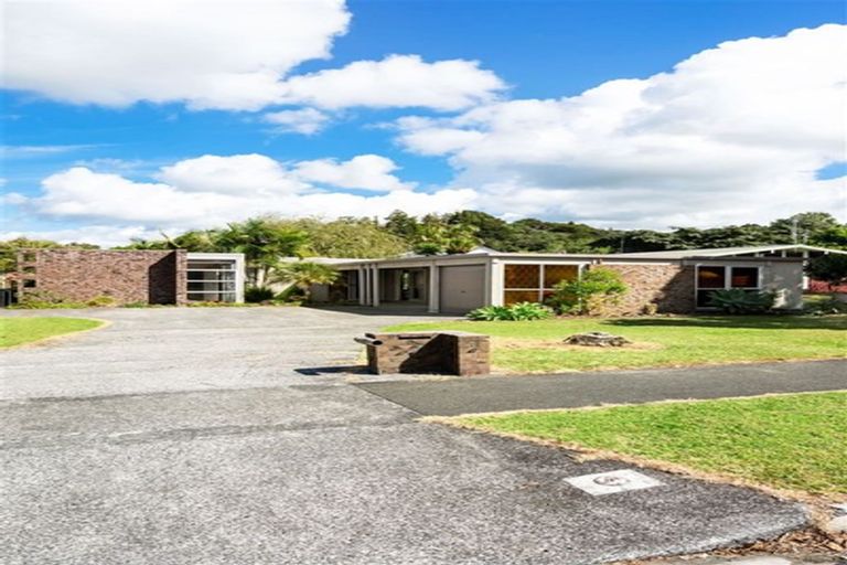 Photo of property in 5 Fairway Drive, Te Kamo, Whangarei, 0112