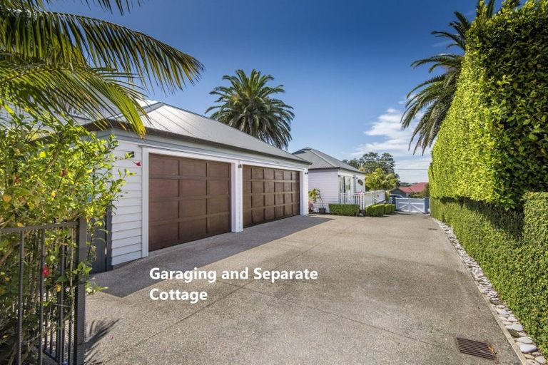 Photo of property in 13 Stanley Point Road, Stanley Point, Auckland, 0624