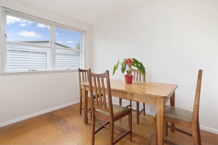 Photo of property in 63 Muir Avenue, Mangere Bridge, Auckland, 2022