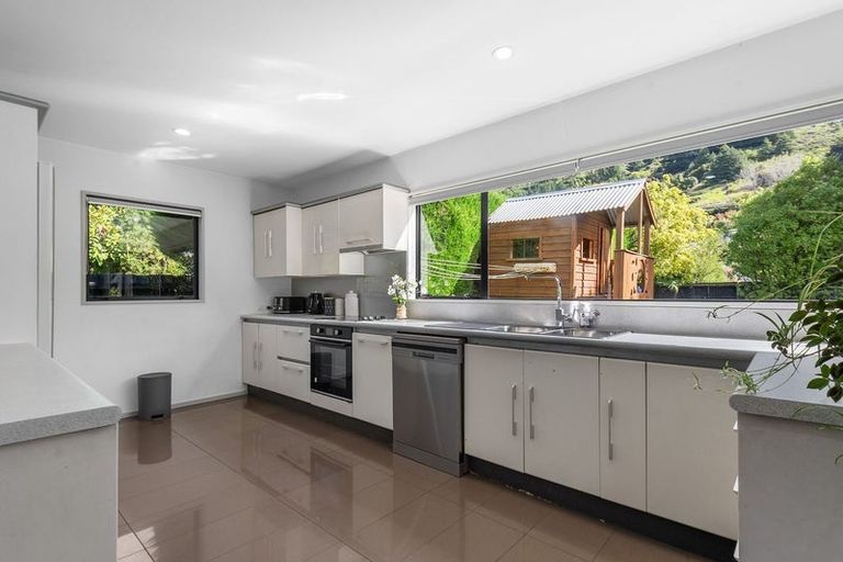 Photo of property in 44 Bowenvale Avenue, Cashmere, Christchurch, 8022