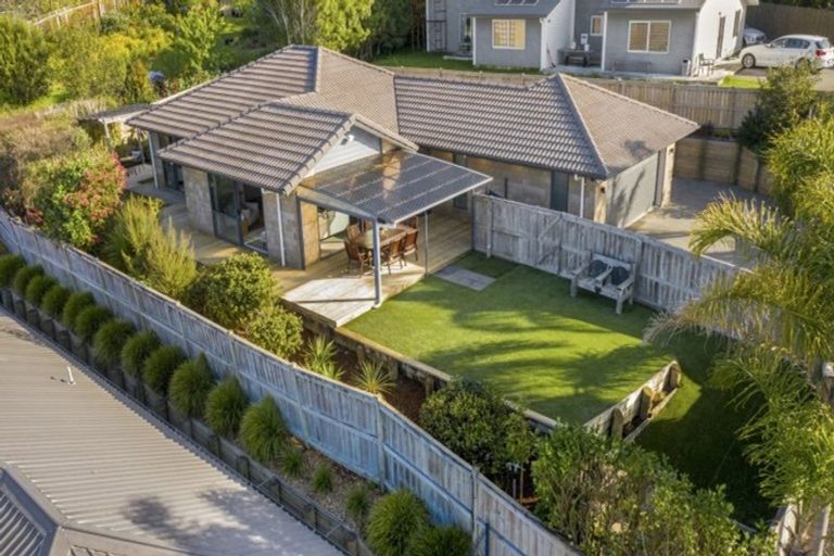 Photo of property in 12 Fendalton Place, Hatfields Beach, Orewa, 0931