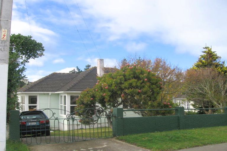 Photo of property in 11 Stephen Street, Johnsonville, Wellington, 6037