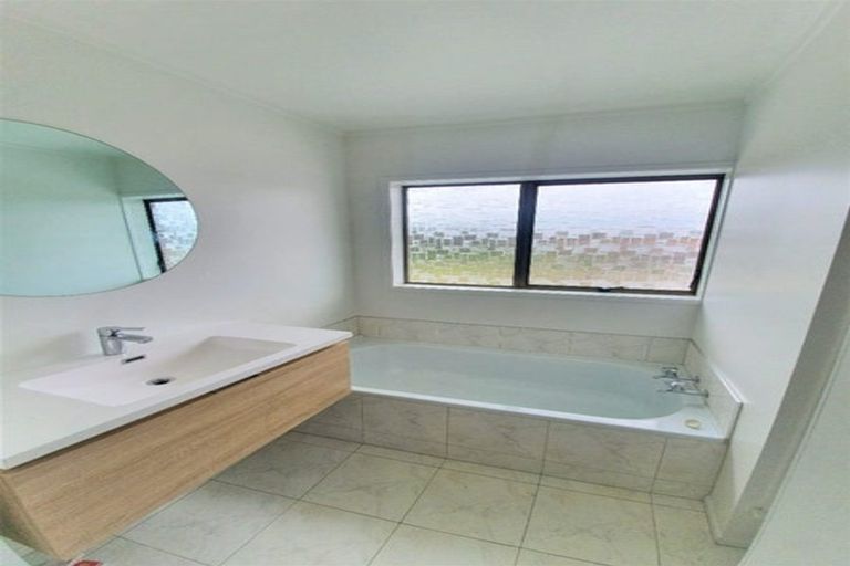 Photo of property in 33 Williams Avenue, Pakuranga, Auckland, 2010